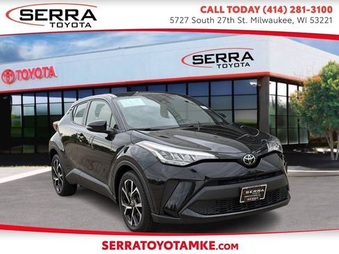 Used 2021 Toyota C-HR XLE FWD image 1