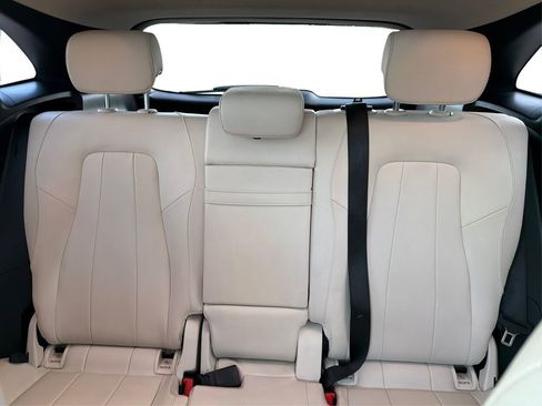 Used 2022 Mercedes-Benz GLA 250 4MATIC w/ Premium Package Lite image 16