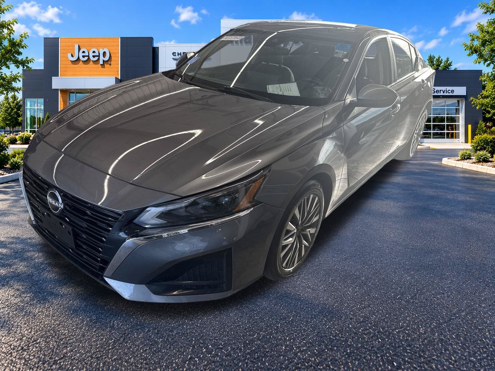 Used 2023 Nissan Altima 2.5 SV w/ SV Premium Package FWD image 1