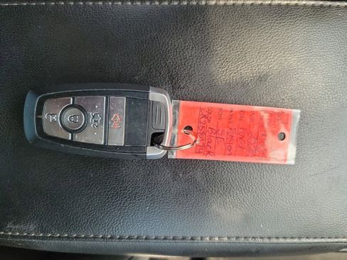 Used 2020 Ford Fusion SE image 27