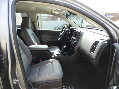 Used 2022 Chevrolet Colorado W/T w/ WT Convenience Package AWD/4WD image 35