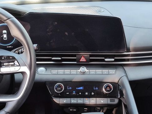 Used 2023 Hyundai Elantra SEL w/ Convenience Package FWD image 26