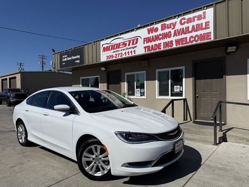 Used 2015 Chrysler 200 Limited w/ Convenience Group FWD image 1