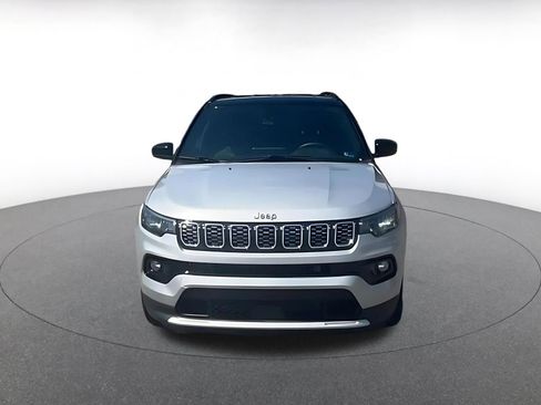 Used 2025 Jeep Compass Limited AWD/4WD image 4