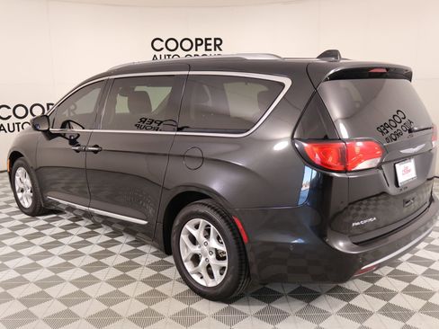 Used 2017 Chrysler Pacifica Touring-L Plus w/ Advanced Safetytec Group FWD image 25