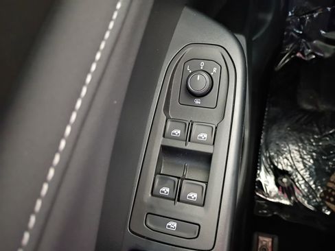 New 2025 Volkswagen Taos SE image 21