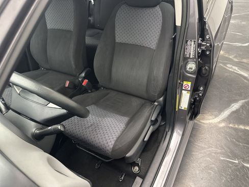 Used 2017 Toyota Yaris L image 15