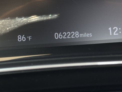 Used 2019 Honda CR-V Touring image 2