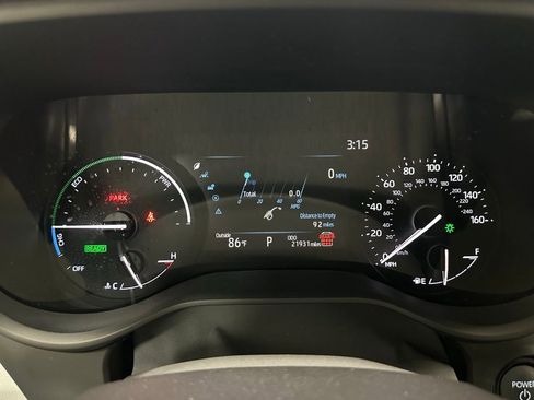 Used 2025 Toyota Sienna LE image 23