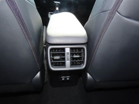 Used 2019 Lexus UX 200 image 22