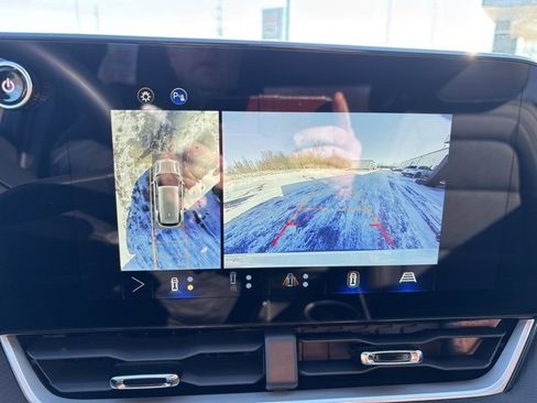 Used 2025 Chevrolet Equinox LT w/ Convenience Package II image 10