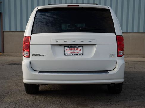 Used 2019 Dodge Grand Caravan SXT FWD image 14