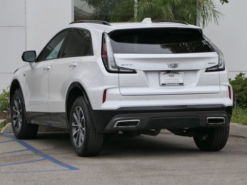 Certified 2024 Cadillac XT4 Sport FWD image 3