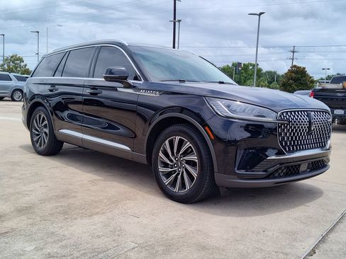 Used 2025 Lincoln Aviator 2WD image 15