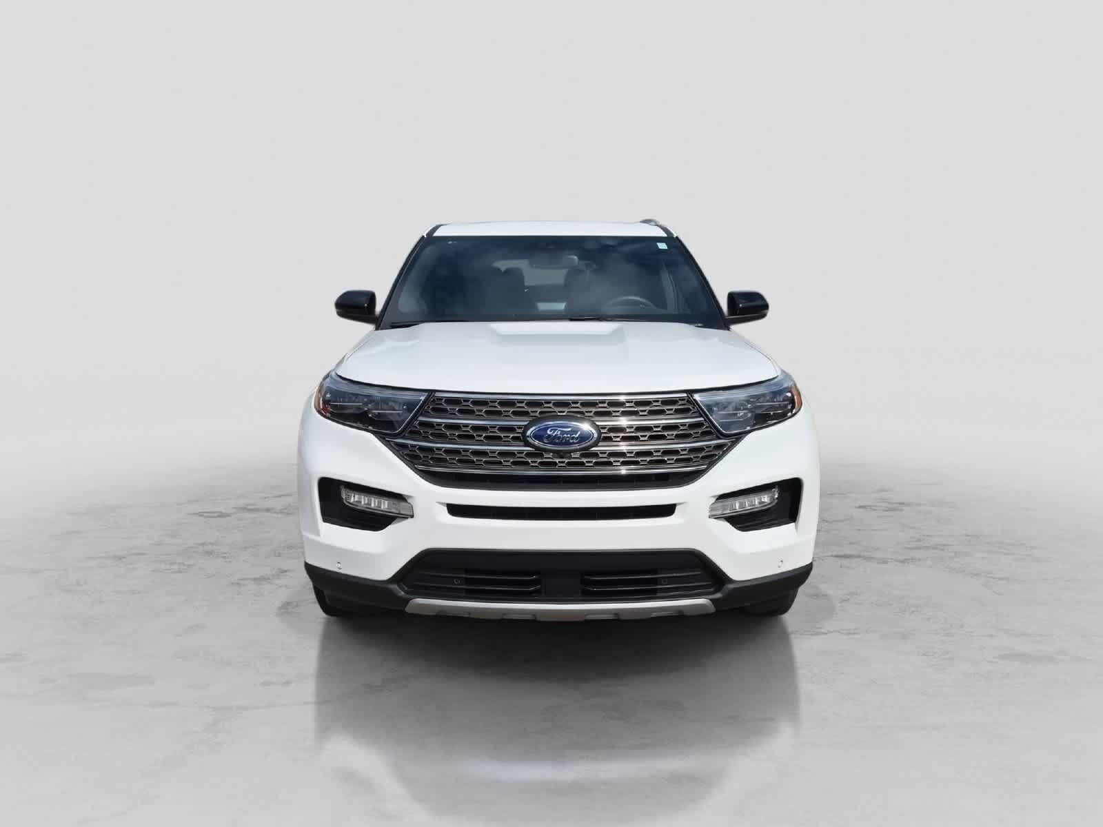 Used 2024 Ford Explorer King Ranch w/ Technology Package AWD/4WD image 3