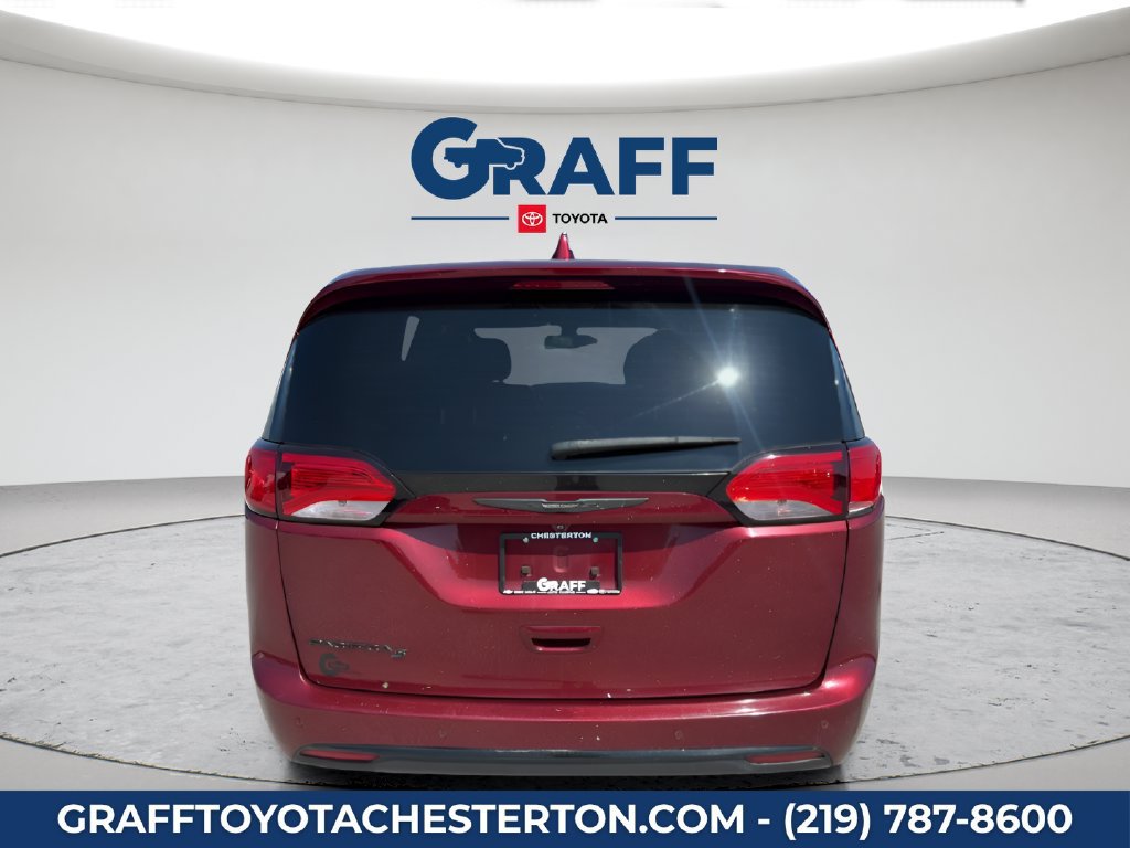 Used 2019 Chrysler Pacifica Touring Plus w/ S Appearance Package FWD image 8