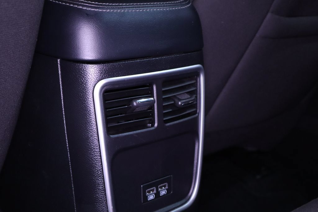 Used 2020 Dodge Charger SXT RWD image 26