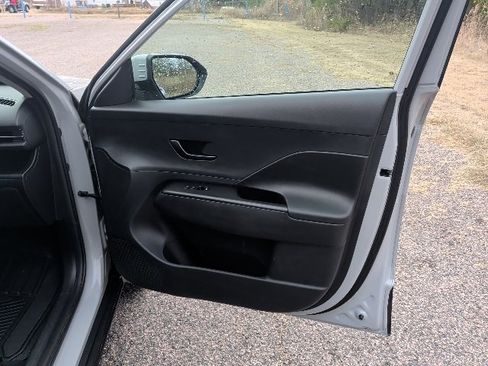 Used 2024 Hyundai Kona SEL image 9