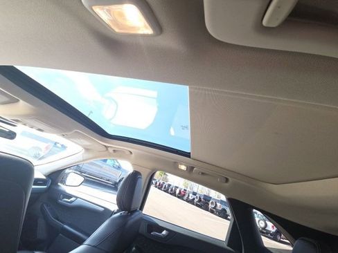 Used 2020 Ford Escape SE Sport image 21