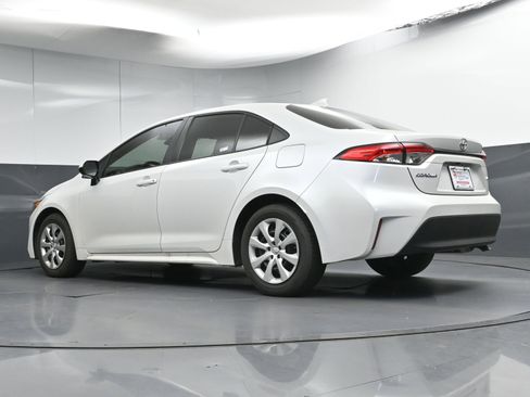 Certified 2025 Toyota Corolla LE image 29
