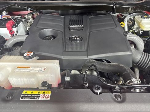 Used 2023 Toyota Tundra Limited image 9