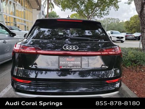 Used 2019 Audi e-tron Premium Plus image 22