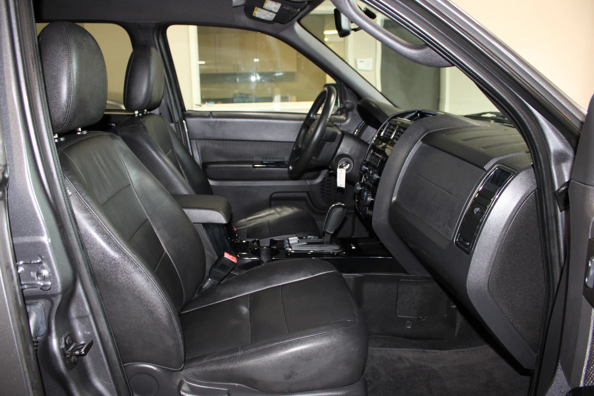 Used 2011 Ford Escape Limited FWD image 26
