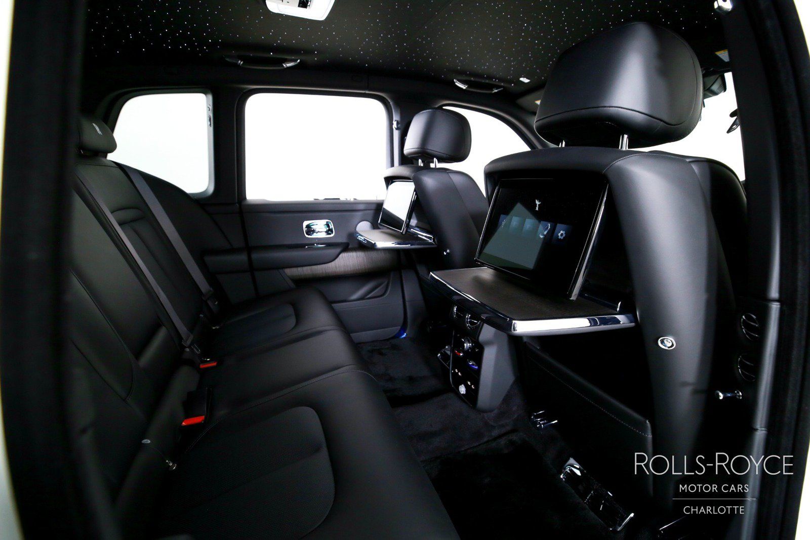 Used 2026 Rolls-Royce Cullinan AWD/4WD image 31