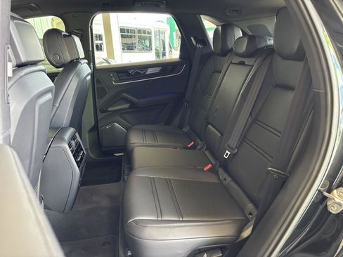 Used 2025 Porsche Cayenne S w/ Premium Package Plus AWD/4WD image 29