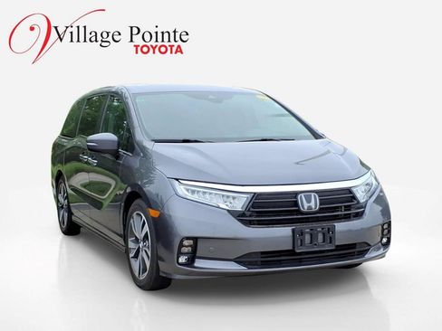 Used 2023 Honda Odyssey Touring image 3