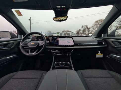 New 2026 Chevrolet Traverse LT w/ Driver Confidence Package image 2