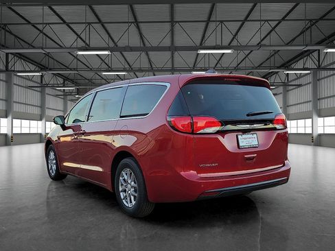 New 2026 Chrysler Voyager LX image 3