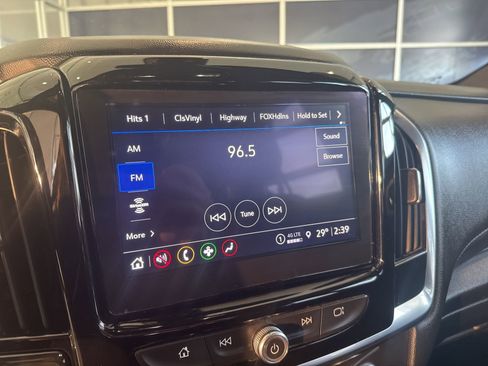 Used 2022 Chevrolet Traverse LT image 33