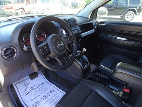 Used 2014 Jeep Compass 4WD image 9