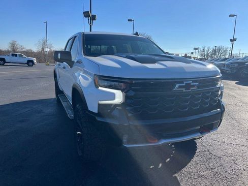 Used 2024 Chevrolet Silverado 1500 ZR2 image 7