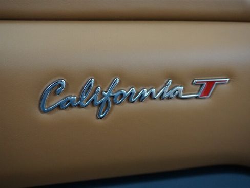 Used 2017 Ferrari California T RWD image 45