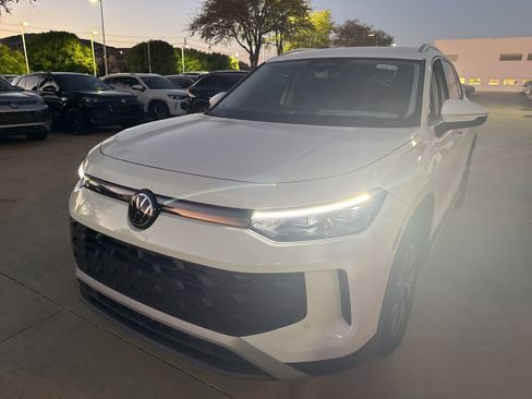 New 2025 Volkswagen Tiguan S image 9