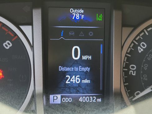 Used 2021 Toyota Tacoma SR5 w/ SR5 Appearance Package (SM) RWD image 22