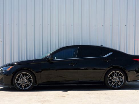 Used 2024 Nissan Altima 2.0 SR image 8