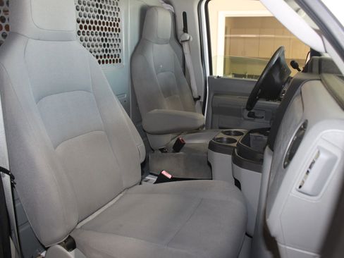 Used 2011 Ford E-250 and Econoline 250 Van 3D w/ PWR Group image 25