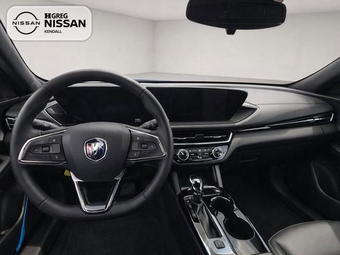 Used 2025 Buick Envista Sport Touring w/ Convenience I Package FWD image 9