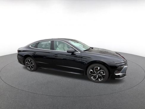 Used 2025 Hyundai Sonata SEL image 2