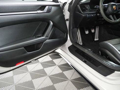 Certified 2025 Porsche 911 Carrera RWD image 8