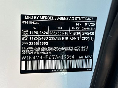 Certified 2025 Mercedes-Benz GLB 250 4MATIC image 37