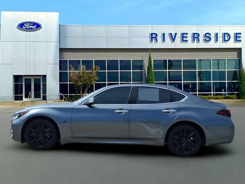 Used 2018 INFINITI Q70 Luxe w/ Proactive Package RWD image 4