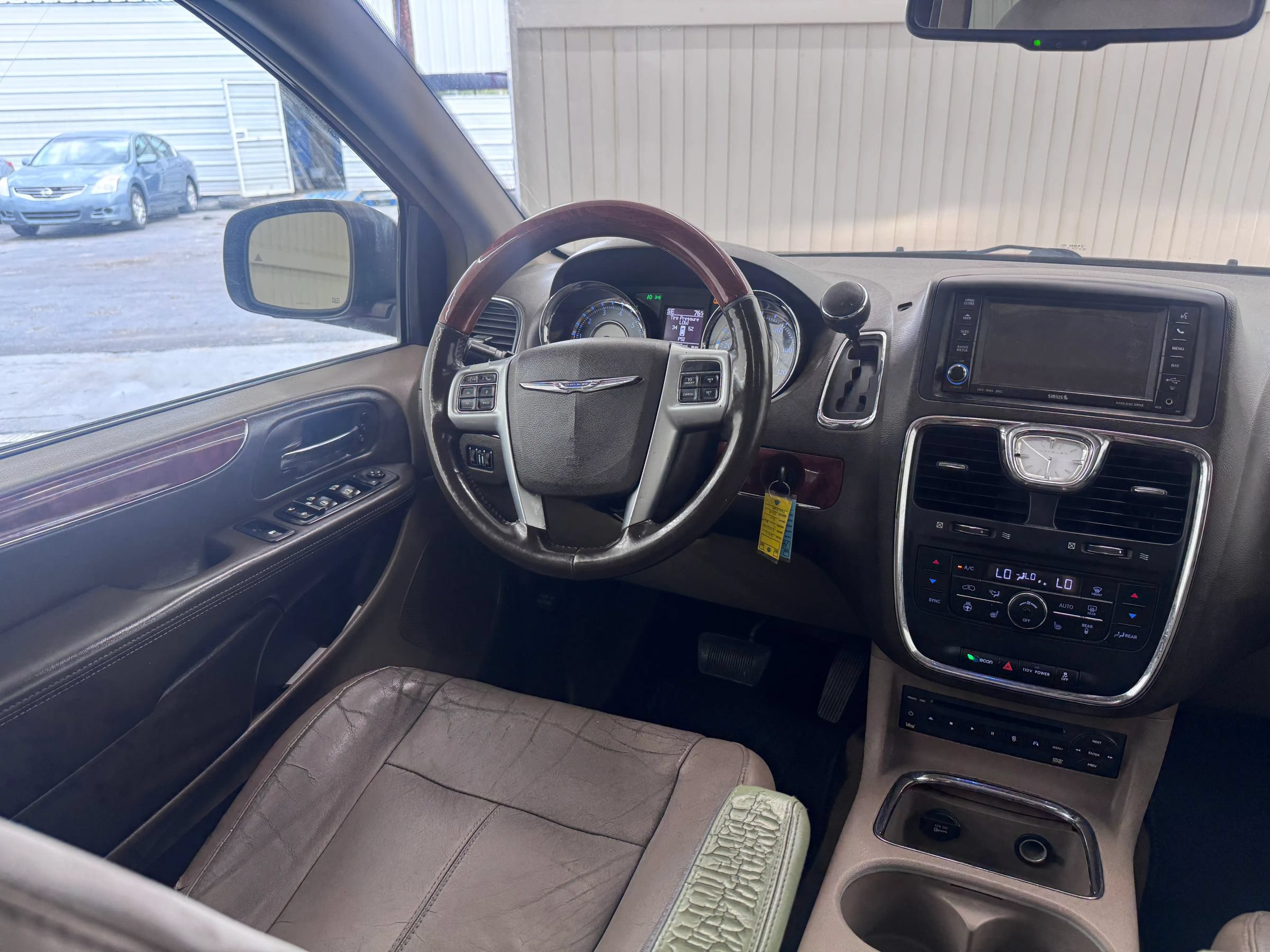 Used 2012 Chrysler Town & Country Limited FWD image 16