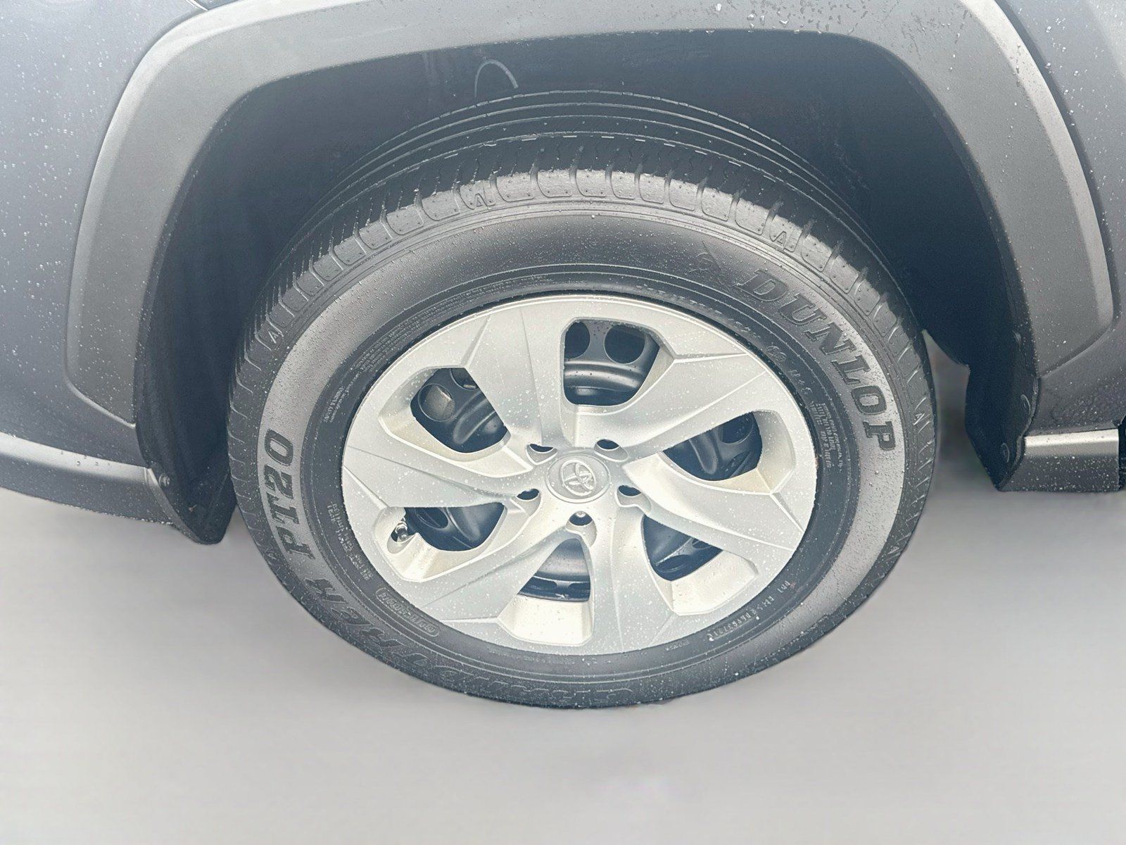 Used 2022 Toyota RAV4 LE AWD/4WD image 33