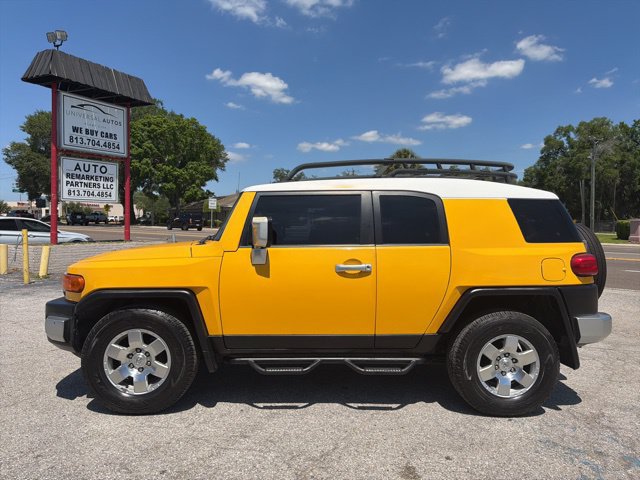 Used 2007 Toyota FJ Cruiser 2WD w/ Upgrade Pkg 2 image 8