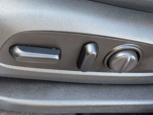 Used 2020 Chevrolet Equinox Premier FWD image 23