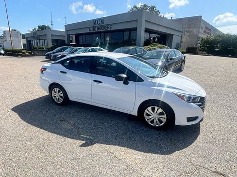 Used 2023 Nissan Versa S FWD image 26
